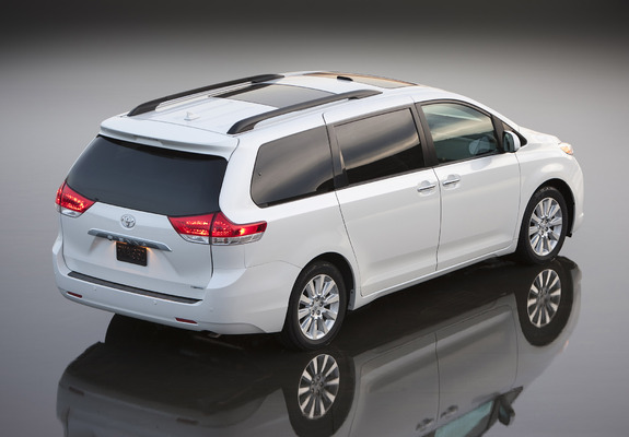 Toyota Sienna 2010 pictures