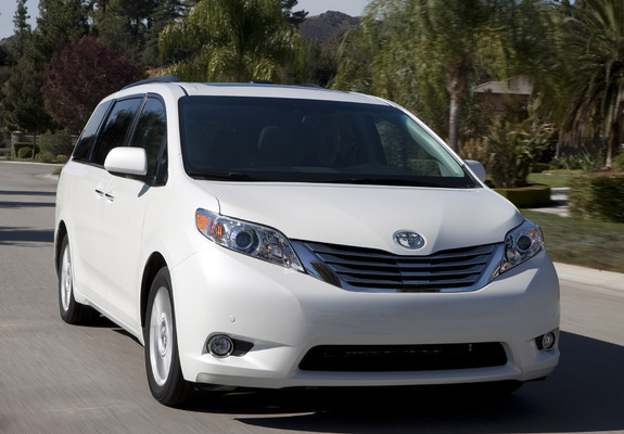 Toyota Sienna 2010 pictures