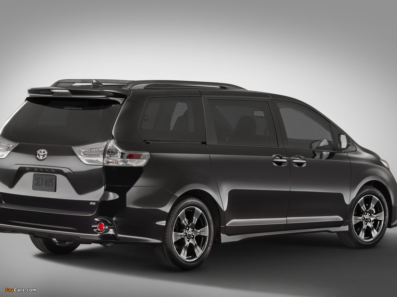 Toyota Sienna SE (XL30) 2017 images (1280 x 960)