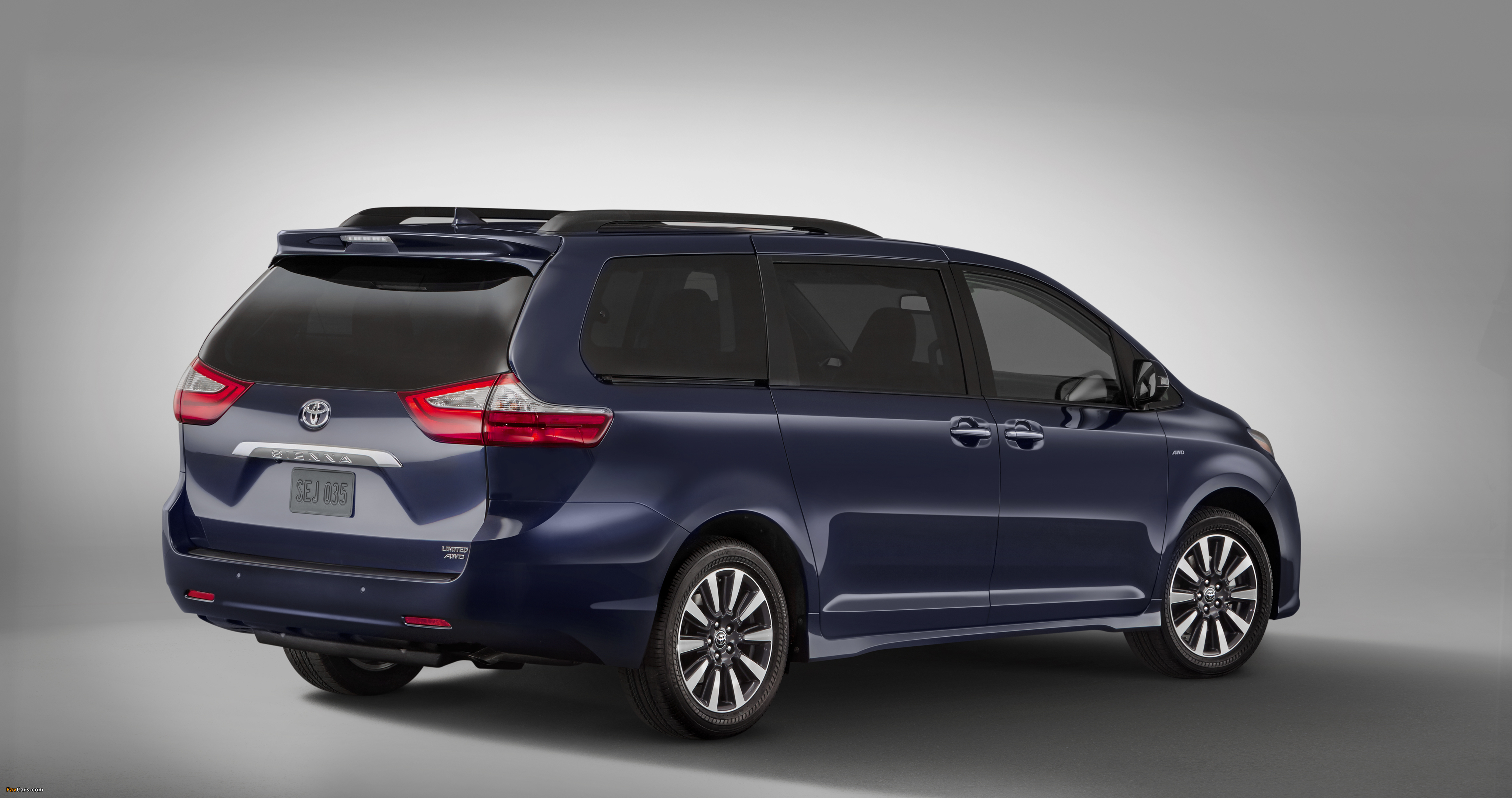 Toyota Sienna Limited (XL30) 2017 wallpapers (4096 x 2162)