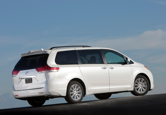 Toyota Sienna 2010 wallpapers