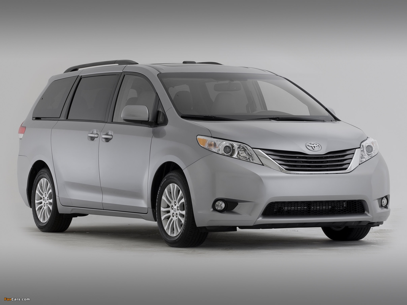 Toyota Sienna 2010 wallpapers (1600 x 1200)