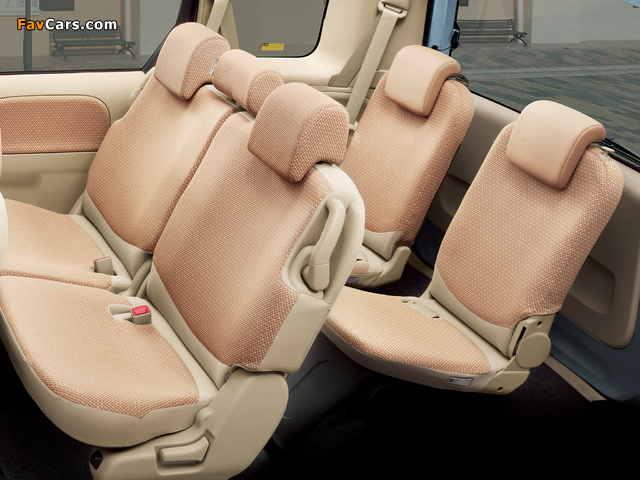 Images of Toyota Sienta (NCP81G) 2011 (640 x 480)