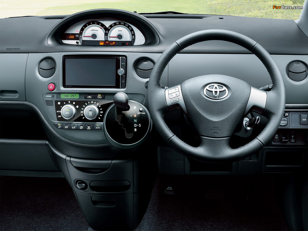 Pictures of Toyota Sienta (NCP81G) 2011 (1024 x 768)