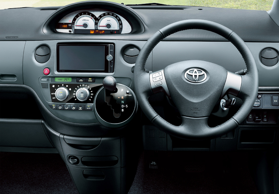 Pictures of Toyota Sienta (NCP81G) 2011