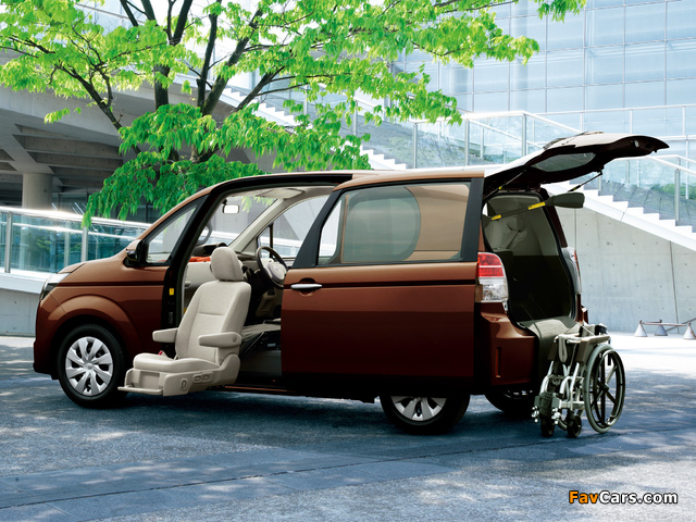 Images of Toyota Spade♠ Welcab 2012 (640 x 480)