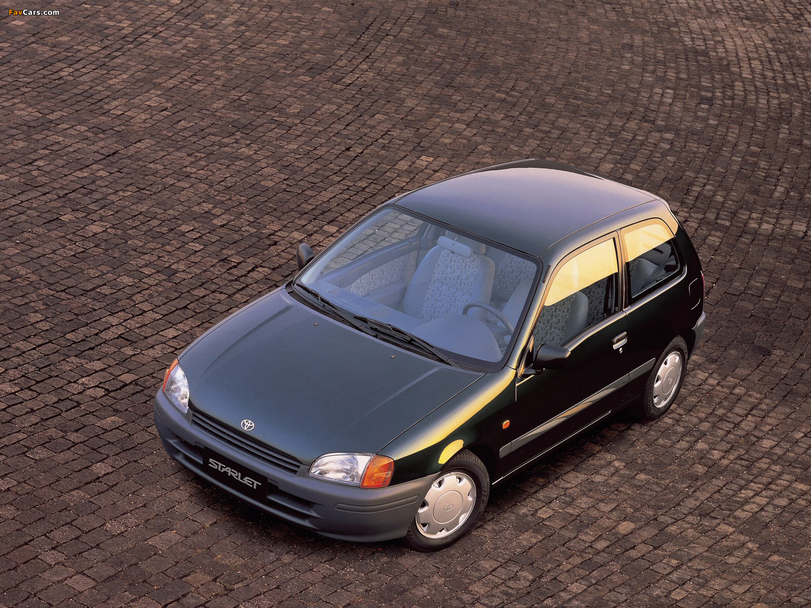 Toyota Starlet 3-door (P90) 1996–99 images (1600 x 1200)