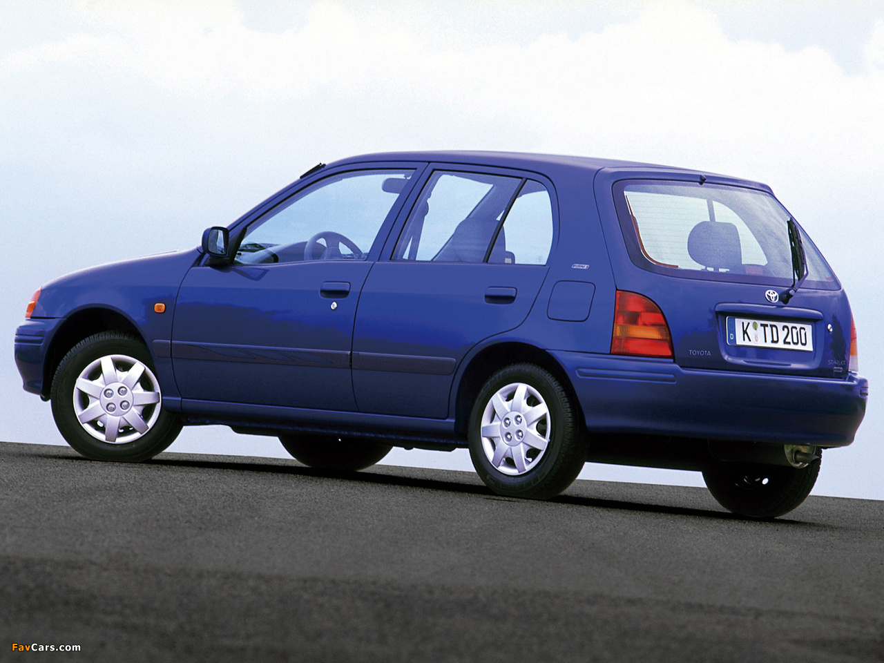 Toyota Starlet 5-door (P90) 1996–99 wallpapers (1280 x 960)