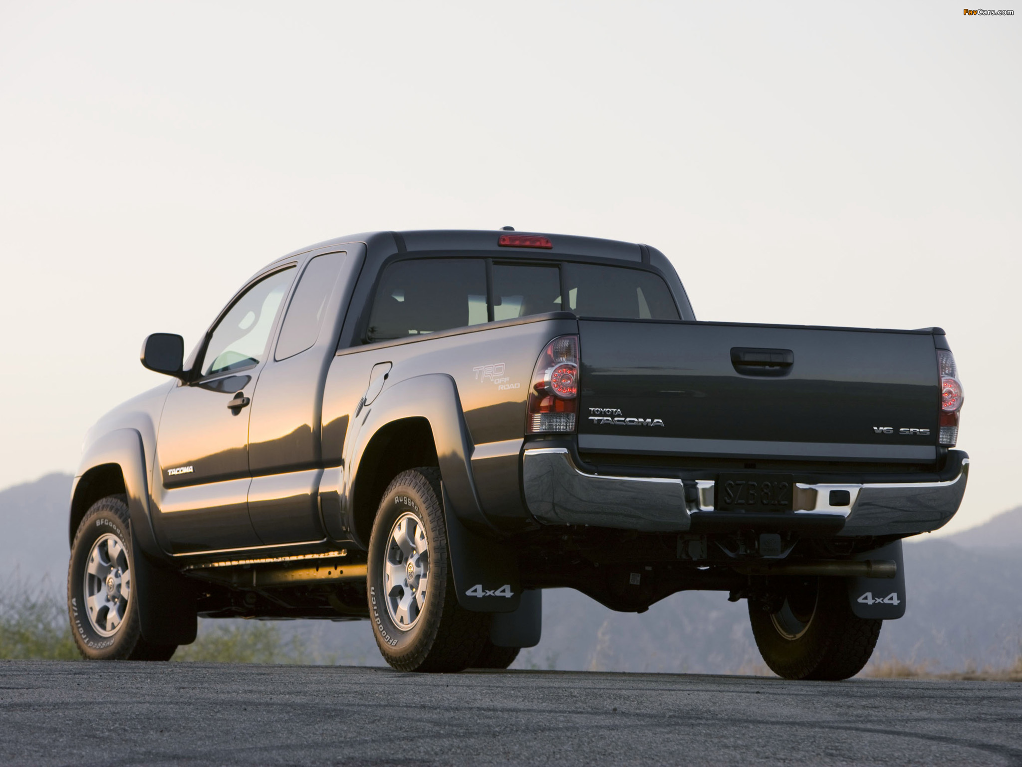 Photos of TRD Toyota Tacoma Access Cab Off-Road Edition 2005–12 (2048 x 1536)