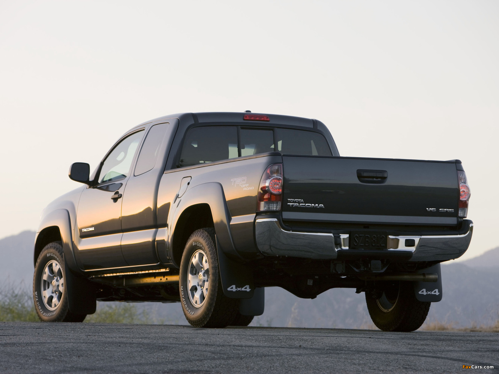 Photos of TRD Toyota Tacoma Access Cab Off-Road Edition 2005–12 (1600 x 1200)