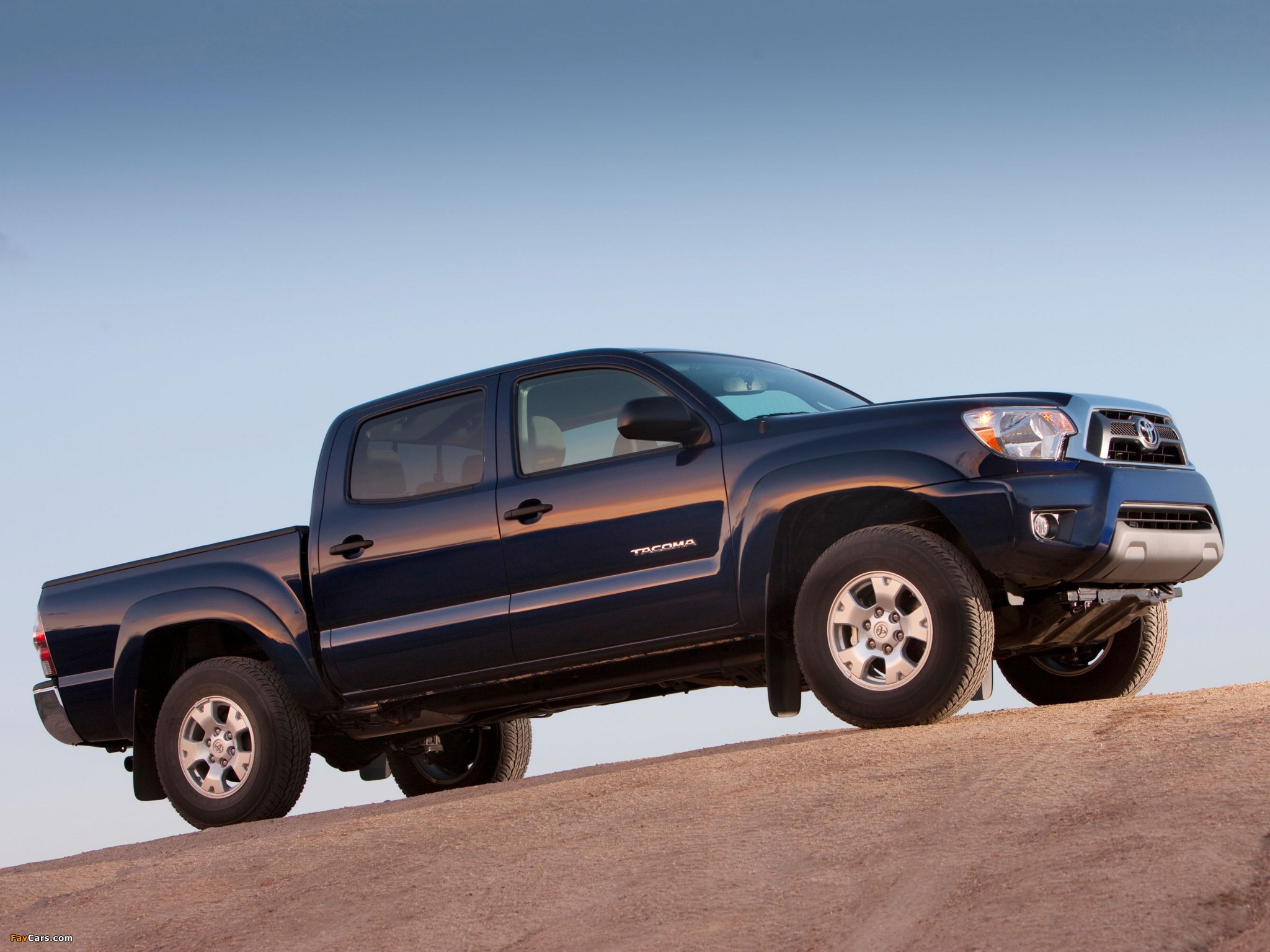 Photos of Toyota Tacoma SR5 Double Cab 2012 (2048 x 1536)