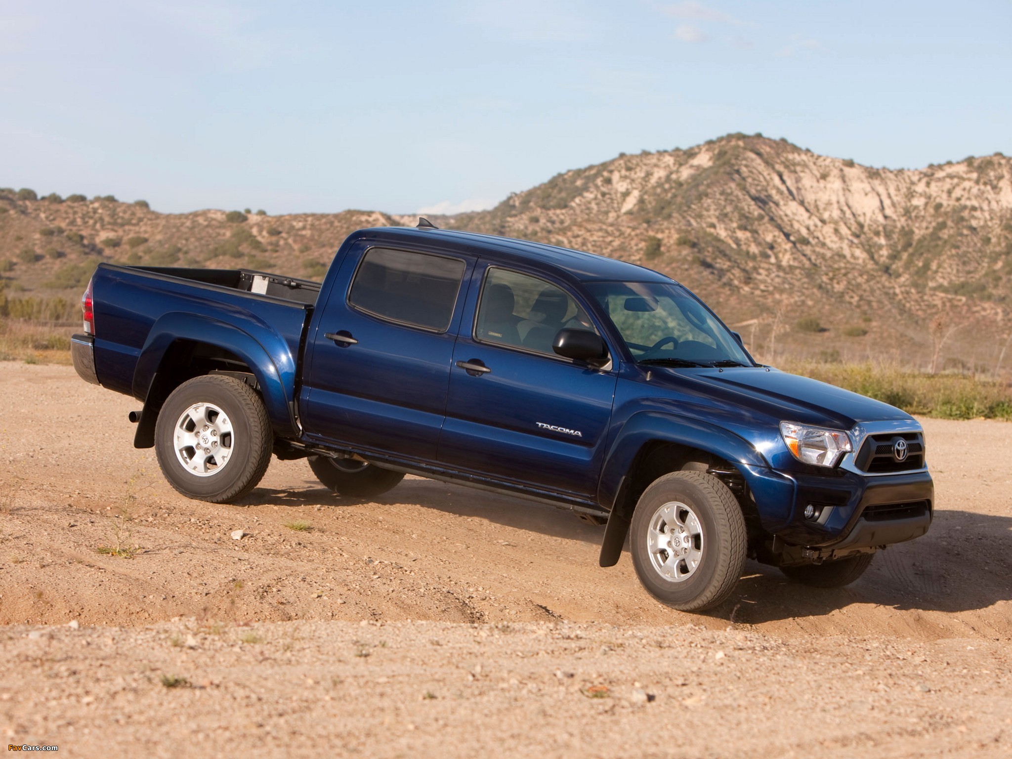 Pictures of Toyota Tacoma SR5 Double Cab 2012 (2048 x 1536)