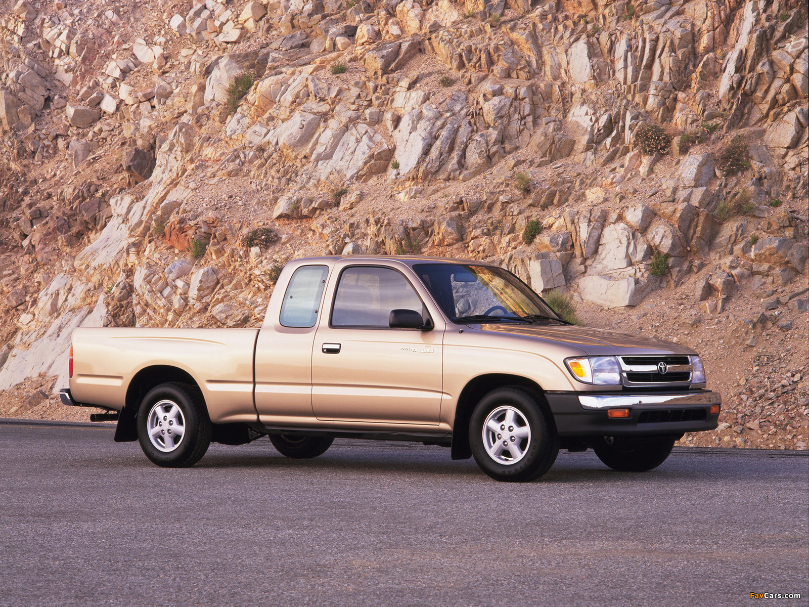 Toyota Tacoma Xtracab 2WD 1998–2000 wallpapers (1600 x 1200)