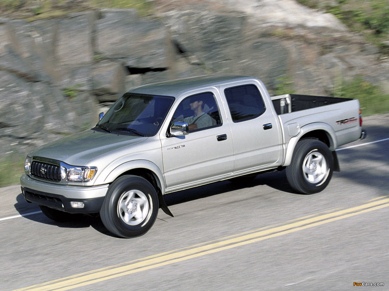 TRD Toyota Tacoma PreRunner Double Cab Off-Road Edition 2001–04 wallpapers (1280 x 960)