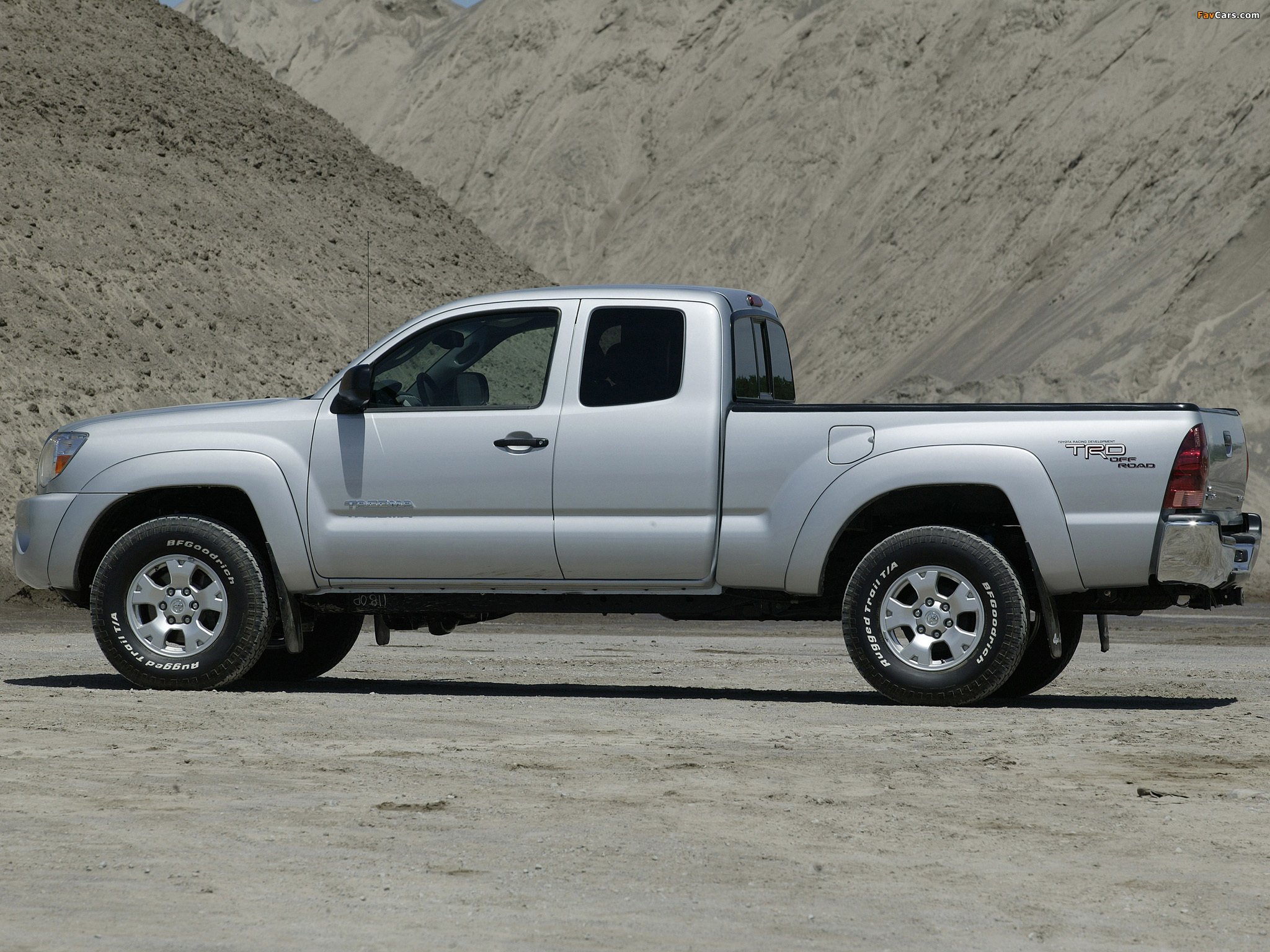 TRD Toyota Tacoma Access Cab Off-Road Edition 2005–12 pictures (2048 x 1536)