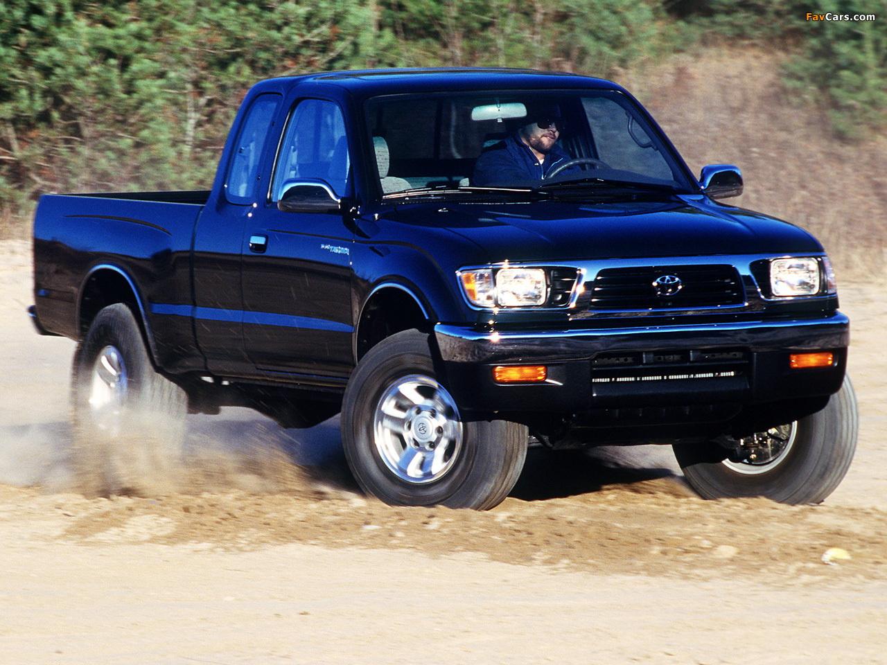 Toyota Tacoma Xtracab 4WD 1995–98 wallpapers (1280 x 960)