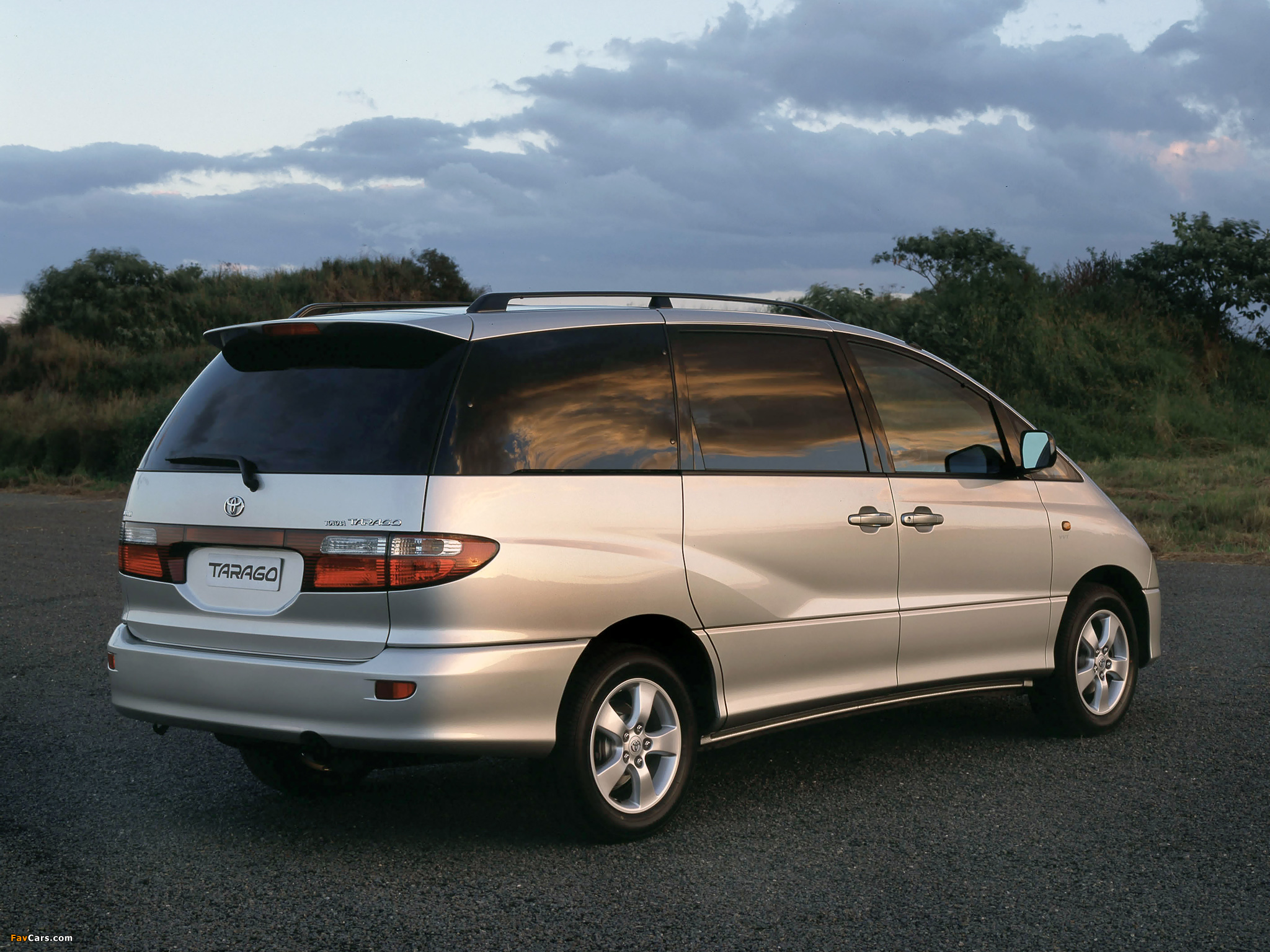 Pictures of Toyota Tarago 2000–03 (2048 x 1536)