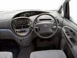 Toyota Tarago 2000–03 images