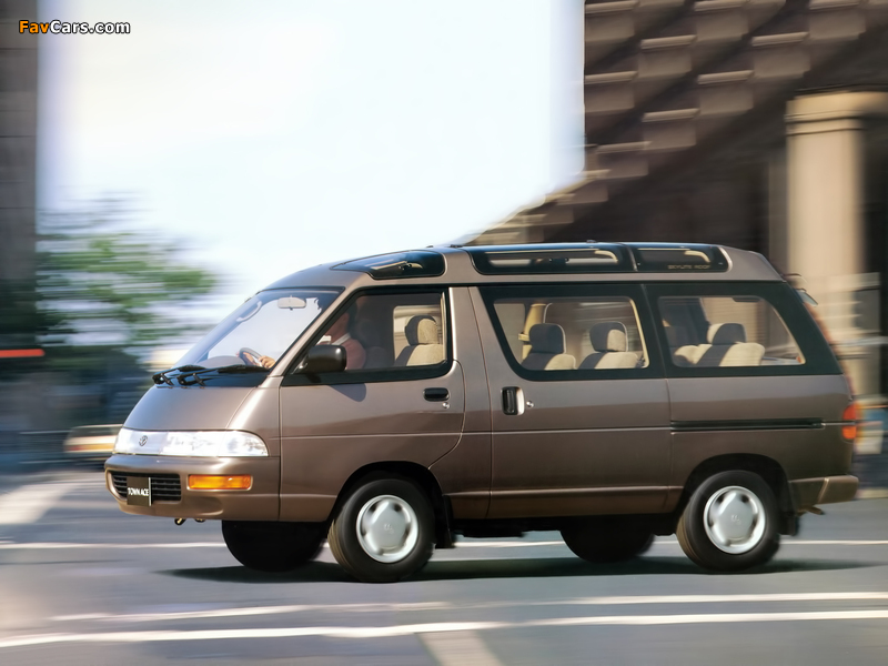 Toyota TownAce Wagon Super Extra Skylite Roof 4WD (YR30G/CR31G) 1993–96 pictures (800 x 600)