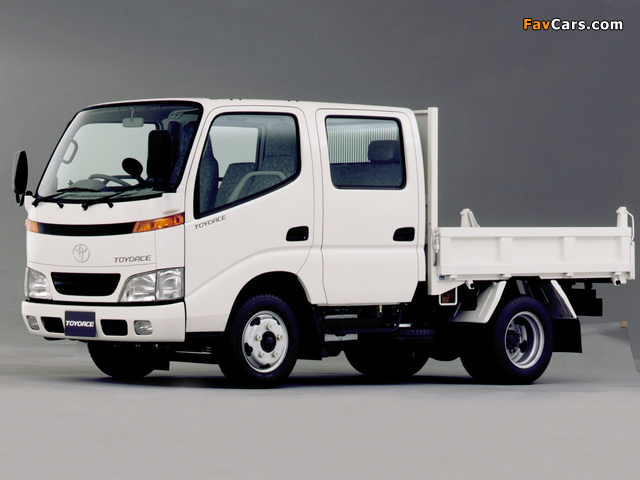 Photos of Toyota Toyoace Double Cab Tipper 1999–2002 (640 x 480)