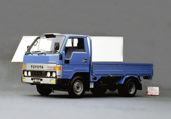 Toyota Toyoace (LY60) 1985–95 wallpapers