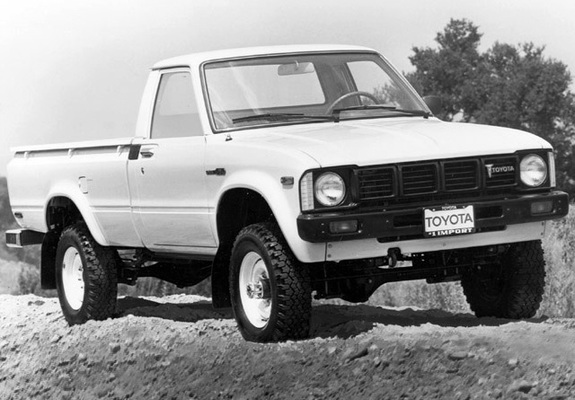 Images of Toyota Deluxe Truck 4WD (RN37) 1979–81