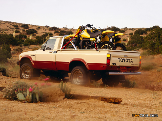 Images of Toyota SR5 Long Sport Truck 4WD (RN48) 1982–83 (640 x 480)