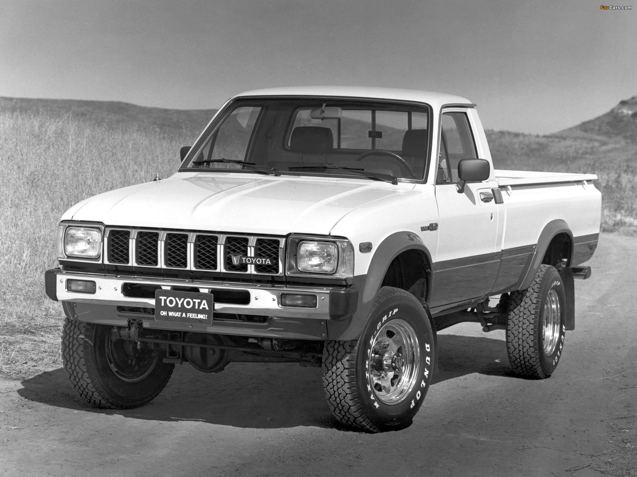 Images of Toyota SR5 Long Sport Truck 4WD (RN48) 1982–83 (2048 x 1536)