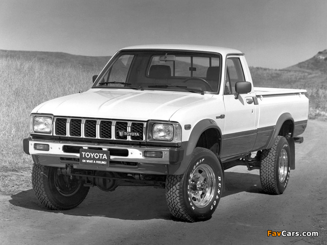 Images of Toyota SR5 Long Sport Truck 4WD (RN48) 1982–83 (640 x 480)