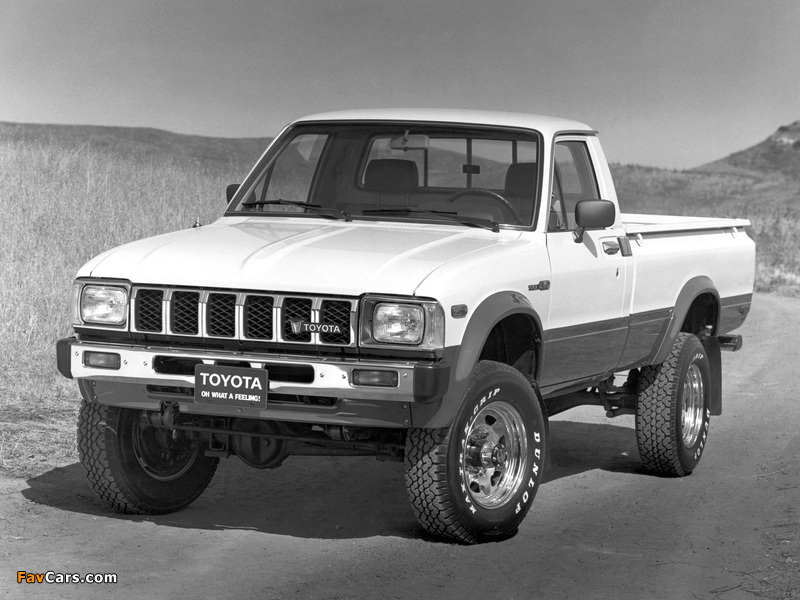 Images of Toyota SR5 Long Sport Truck 4WD (RN48) 1982–83 (800 x 600)