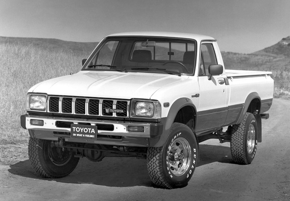 Images of Toyota SR5 Long Sport Truck 4WD (RN48) 1982–83