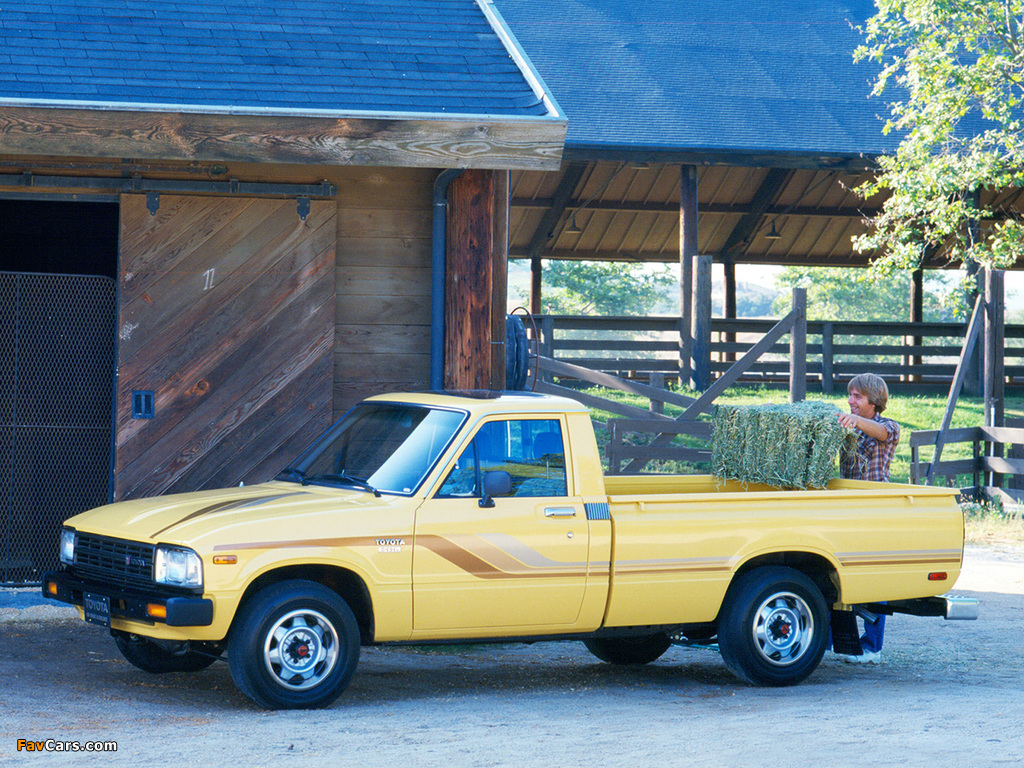 Images of Toyota Deluxe Long Truck 2WD (RN44) 1982–83 (1024 x 768)