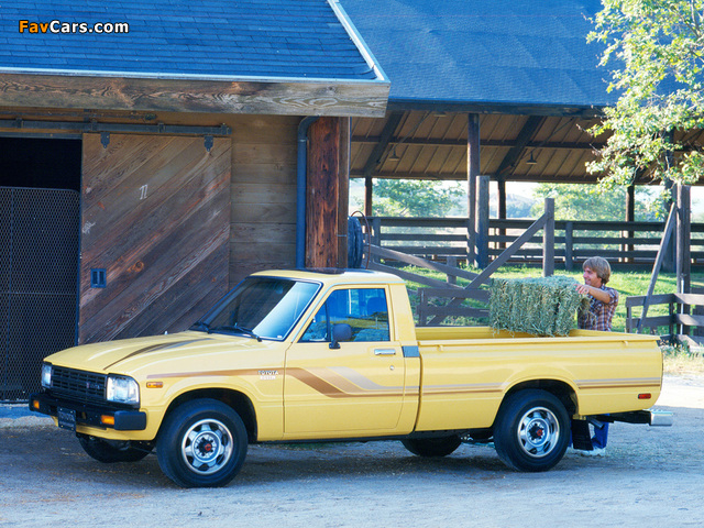 Images of Toyota Deluxe Long Truck 2WD (RN44) 1982–83 (640 x 480)