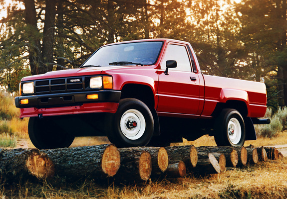 Images of Toyota Truck Regular Cab 4WD 1984–86