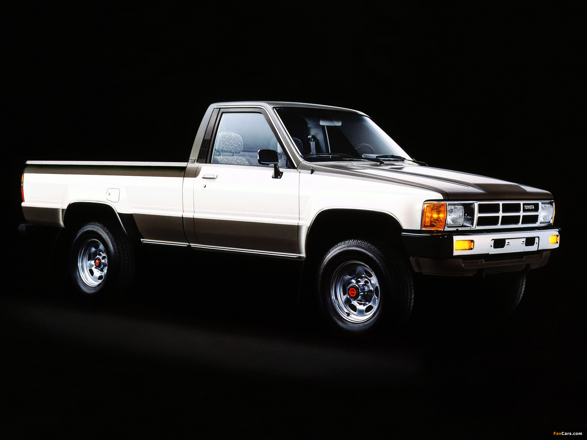 Photos of Toyota Truck Regular Cab 4WD 1984–86 (2048 x 1536)