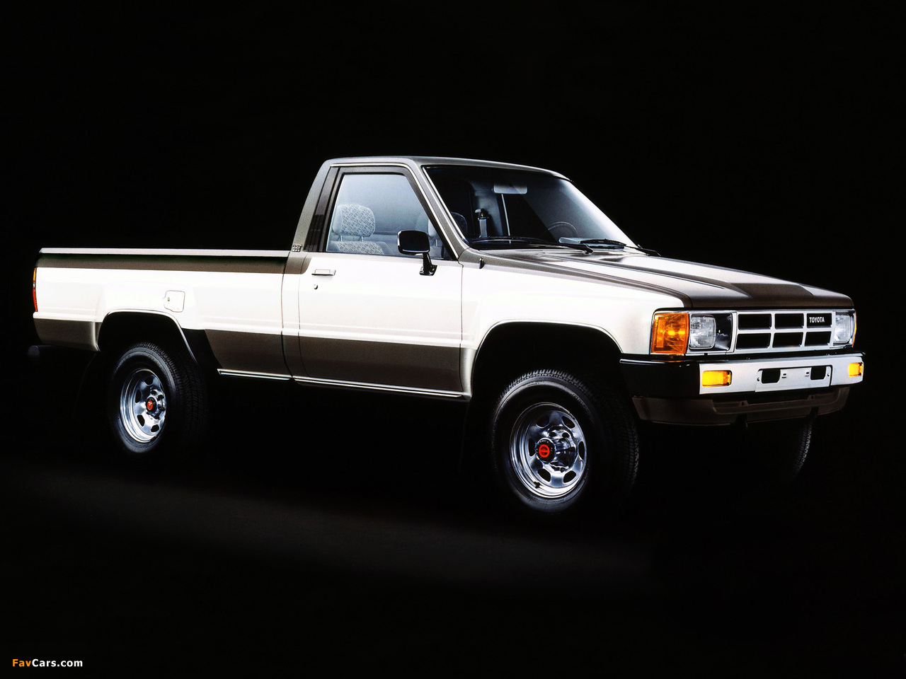 Photos of Toyota Truck Regular Cab 4WD 1984–86 (1280 x 960)