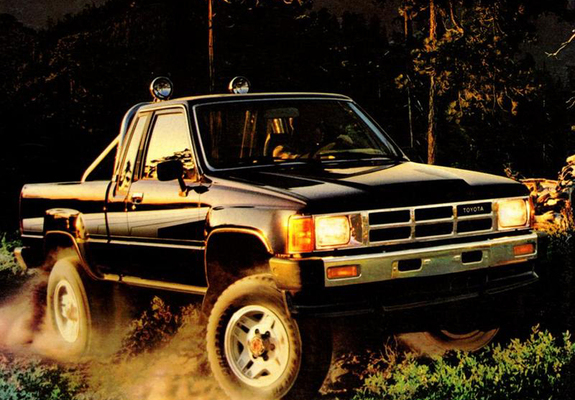 Photos of Toyota Truck Xtracab 4WD 1984–86