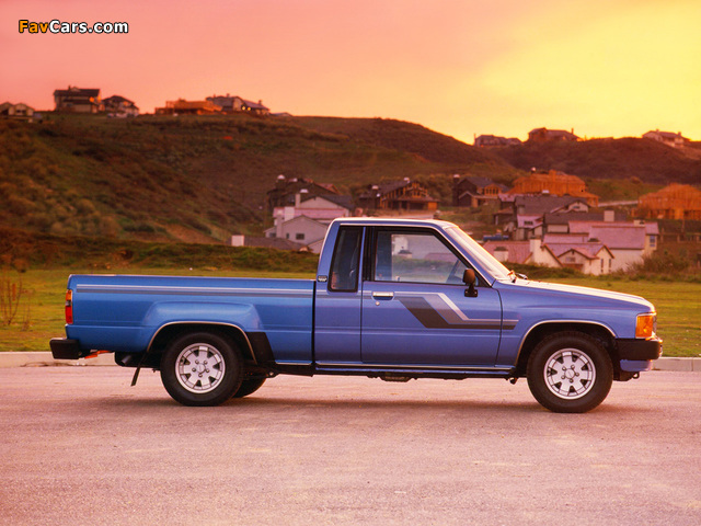 Photos of Toyota Truck Xtracab 2WD 1984–86 (640 x 480)