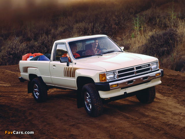 Photos of Toyota Truck Regular Cab 4WD 1986–88 (640 x 480)