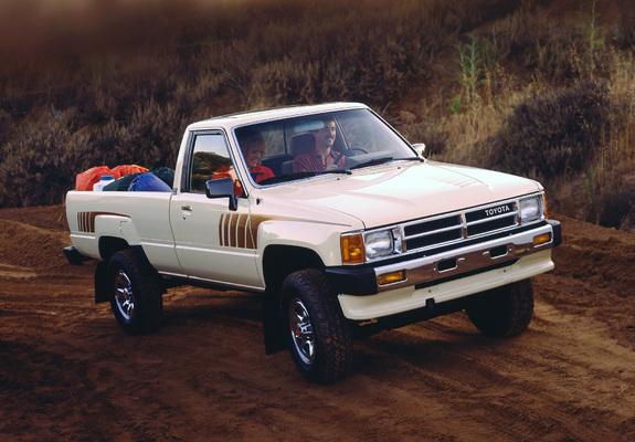 Photos of Toyota Truck Regular Cab 4WD 1986–88