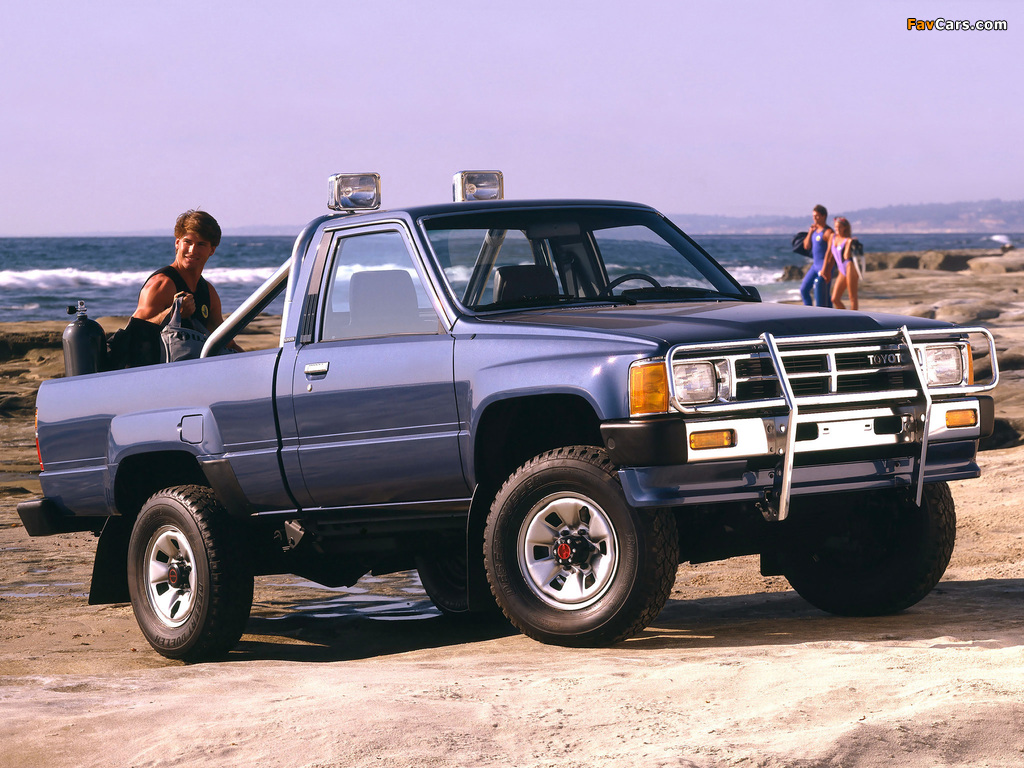 Photos of Toyota Truck Regular Cab 4WD 1986–88 (1024 x 768)
