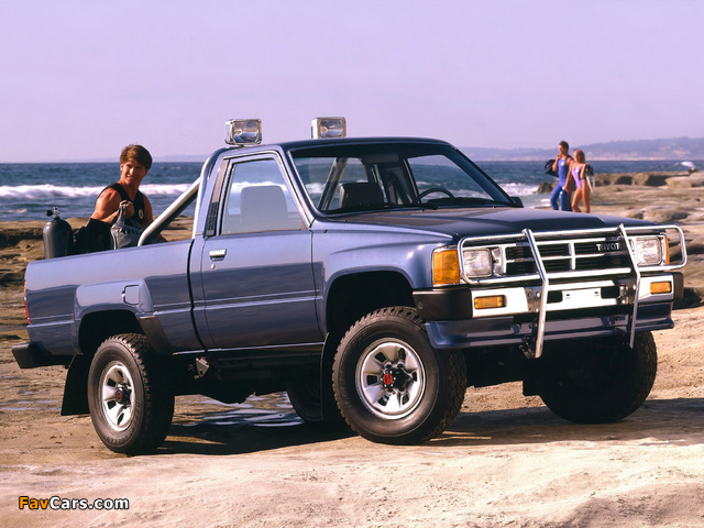 Photos of Toyota Truck Regular Cab 4WD 1986–88 (640 x 480)