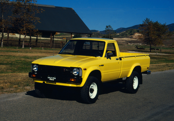 Pictures of Toyota Deluxe Truck 4WD (RN37) 1979–81