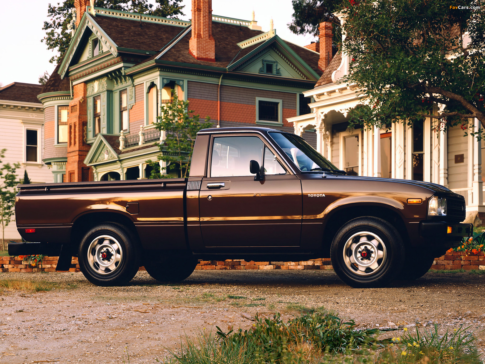 Pictures of Toyota SR5 Sport Truck 2WD (RN34) 1982–83 (1600 x 1200)