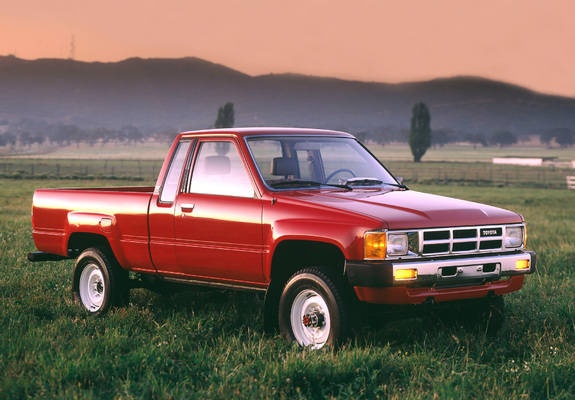 Pictures of Toyota Truck Xtracab 4WD 1984–86