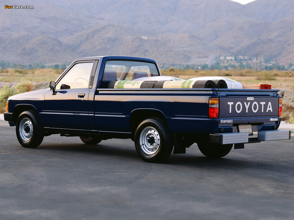 Pictures of Toyota Truck SR5 Long Bed Sport 2WD 1986–88 (1024 x 768)