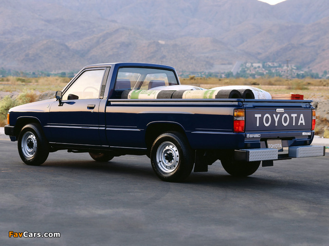 Pictures of Toyota Truck SR5 Long Bed Sport 2WD 1986–88 (640 x 480)