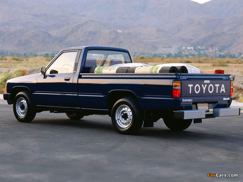 Pictures of Toyota Truck SR5 Long Bed Sport 2WD 1986–88 (800 x 600)