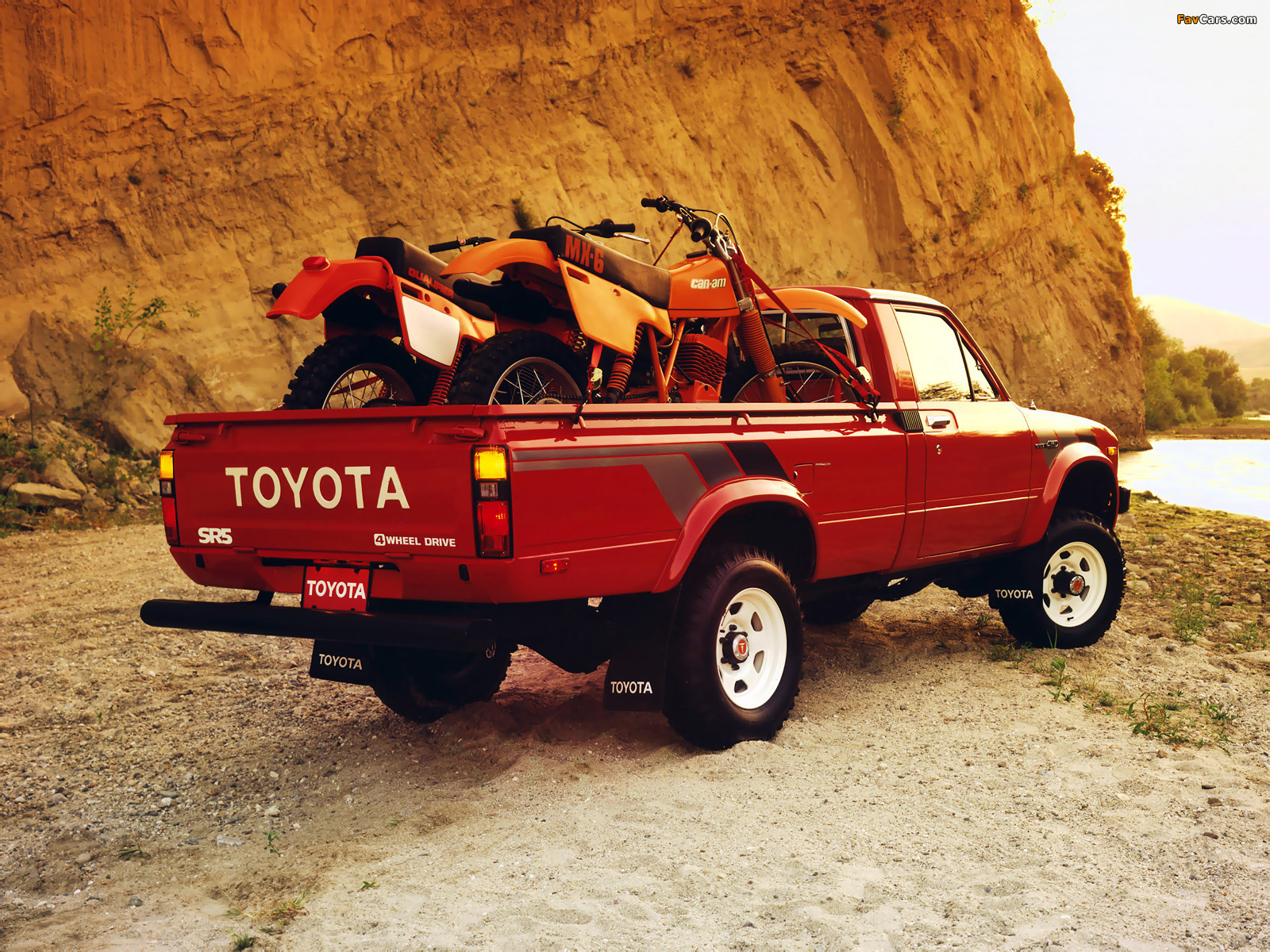 Toyota SR5 Long Sport Truck 4WD (RN48) 1982–83 images (1600 x 1200)