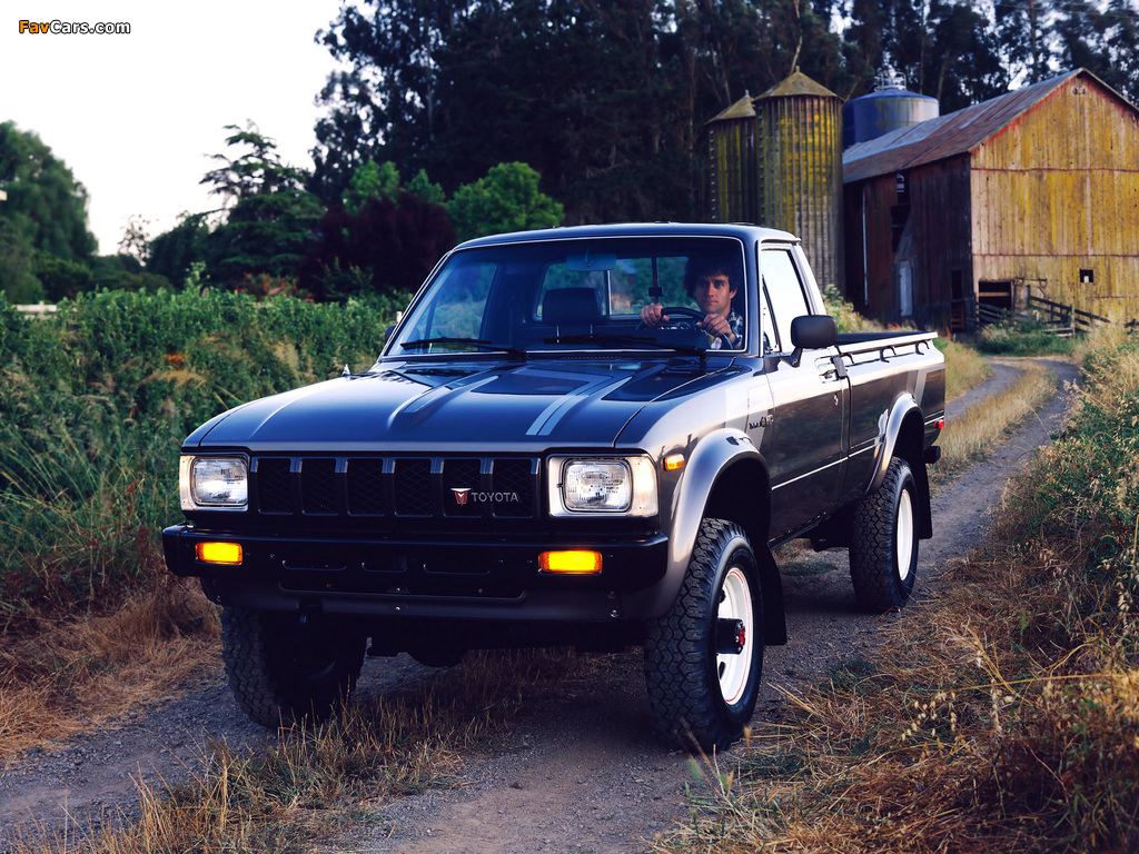 Toyota SR5 Long Sport Truck 4WD (RN48) 1982–83 photos (1024 x 768)